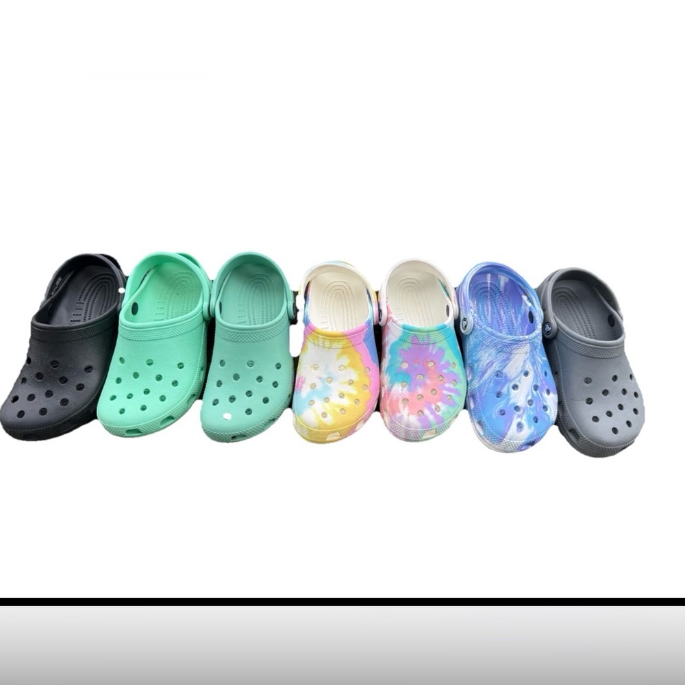 Crocs - Size 7 Women’s 5 in Men’s -  In different colors